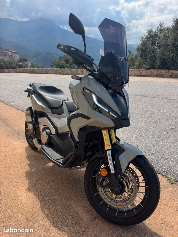 Honda X-ADV 750 à louer à Marrakech
