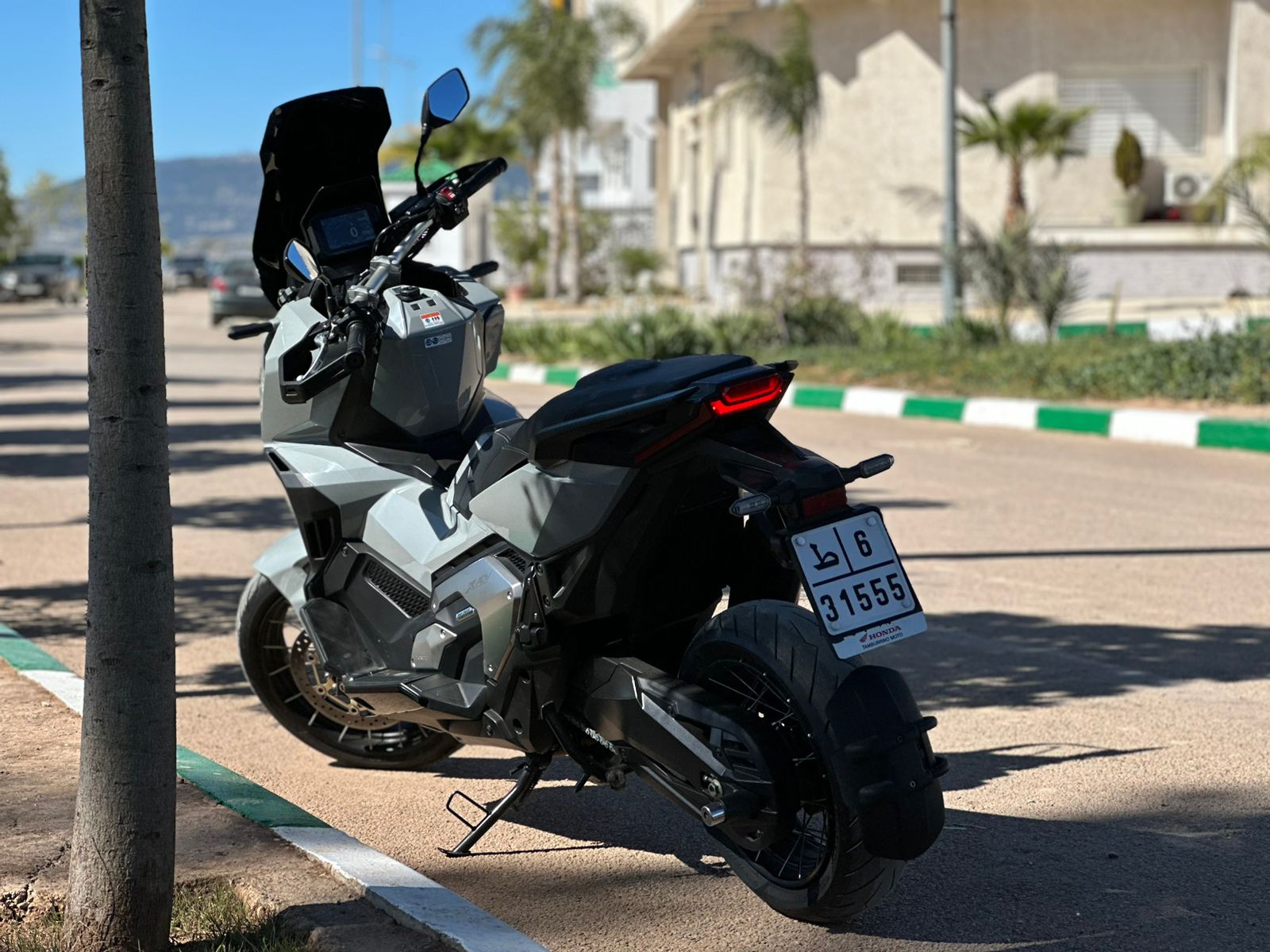 Honda X-ADV 750 à louer à Marrakech