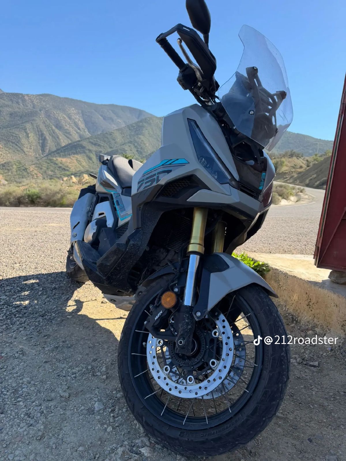 Honda X-ADV 750 à louer à Marrakech